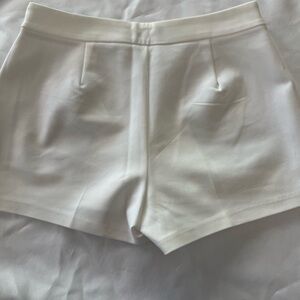 Express mid rise shorties size 6